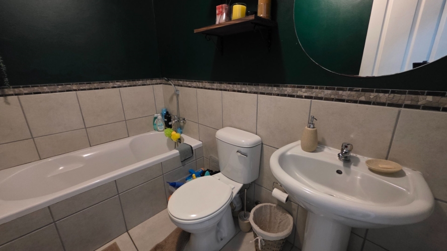 2 Bedroom Property for Sale in Island View Western Cape